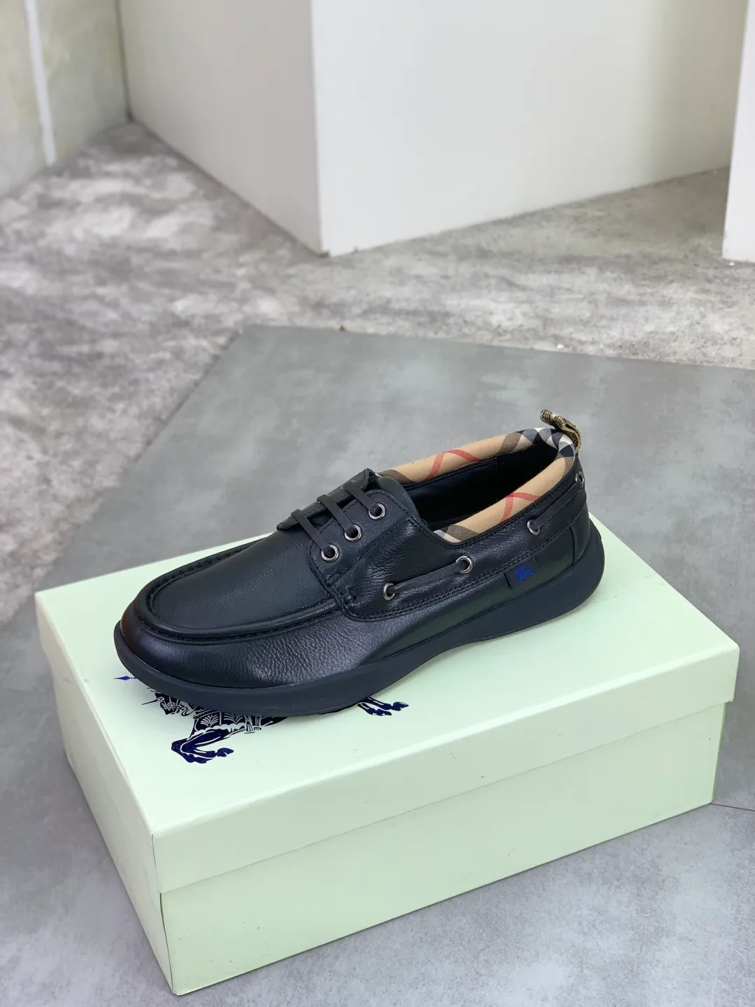 Men's Men's Shoes 💰P700 💰【New Style】Top Version 🆘【Burberry】New Burberry Slippers Launched, Perfect Workmanship! 🔥Perfect shape and top quality🙈Non-slip and wear-resistant high-end rubber outsole👣Versatile and comfortable shoes, standard size: 39-45 (customized 38-46) 2️⃣colors available Top-quality packaging